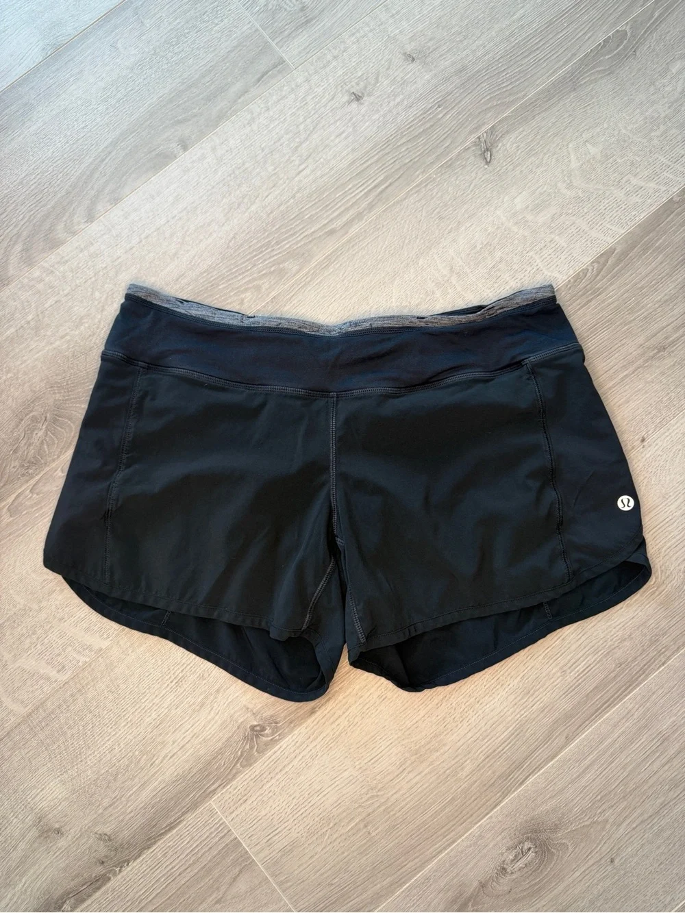 lululemon Speed Up Running Shorts Black Size 8 Lined Back Zip